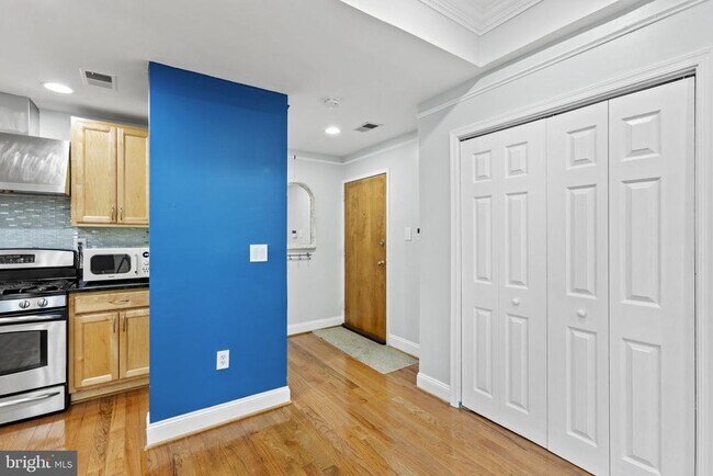 Building Photo - 1437 Spring Rd NW