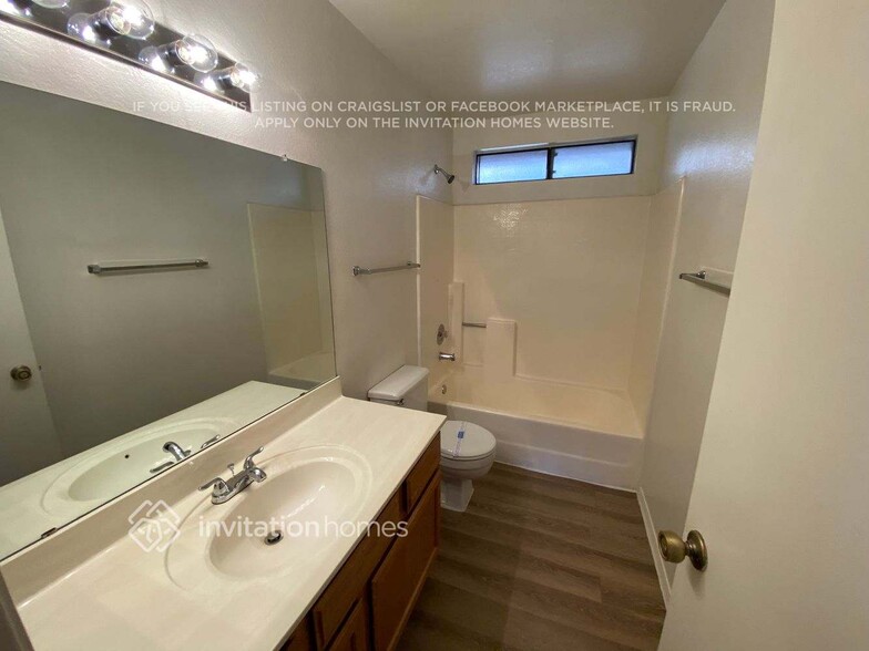 Building Photo - 73 S Sunflower Ct