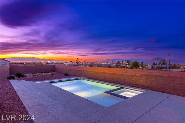Building Photo - Modern 6Bedroom Desert Oasis with Strip & ...