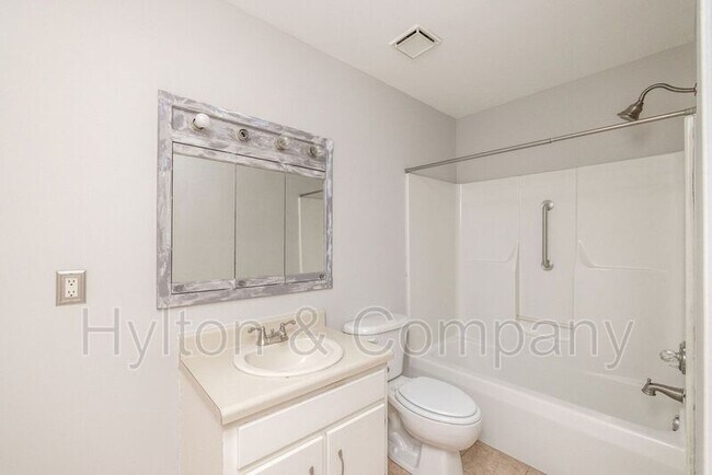 Building Photo - 7712 Breaker Point Ct