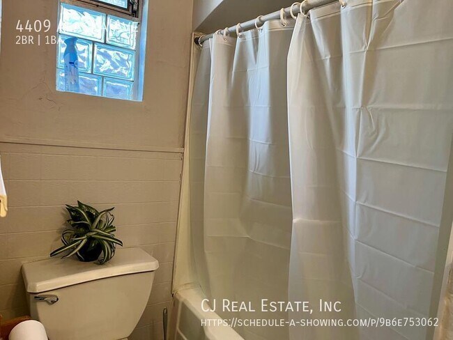 Building Photo - 4409 Alaska Ave