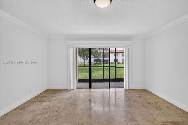 Building Photo - 359 Lakeview Dr