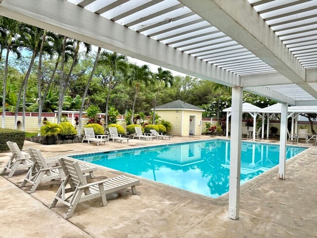 Building Photo - Updated 1 bedroom / 1 bath Condo with Amenities!