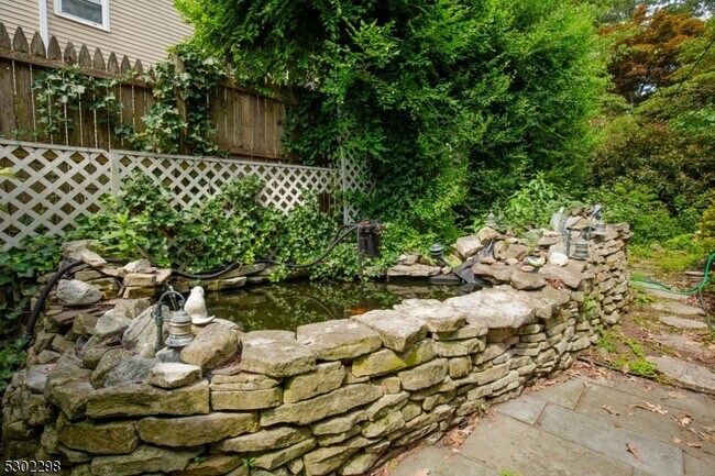 Building Photo - 31 Oliver Pl