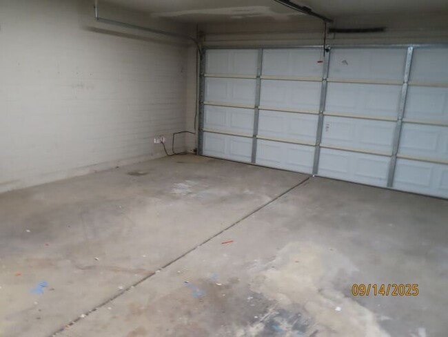 Building Photo - Heather ****$500 Off 1st Month Rent****