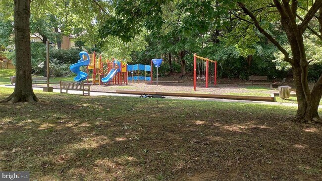 Building Photo - 5909 Barbados Pl