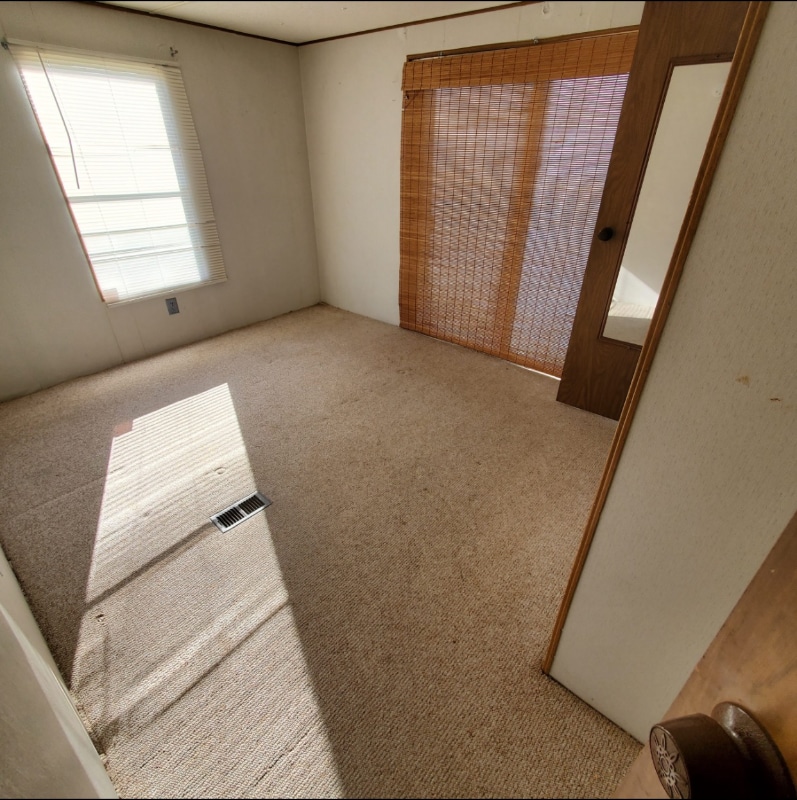 Building Photo - 70 Buttercup Dr