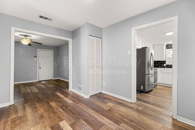 Building Photo - 3621 Redbird St