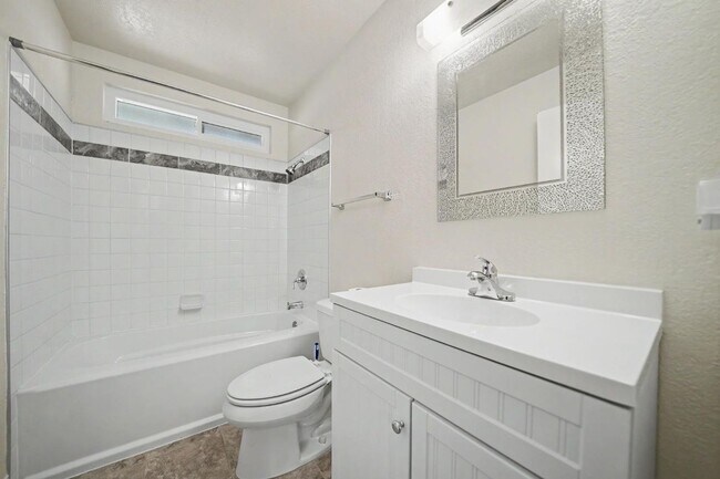 Building Photo - 16932 McKenzie Dr