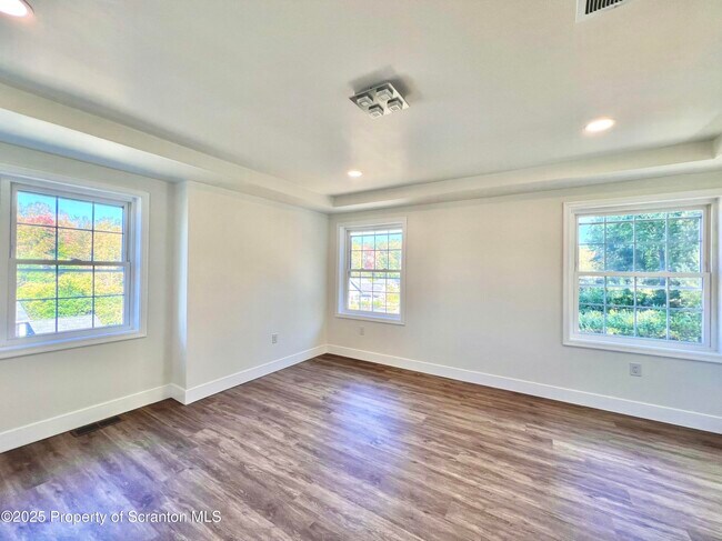 Building Photo - 105 Black Walnut Dr