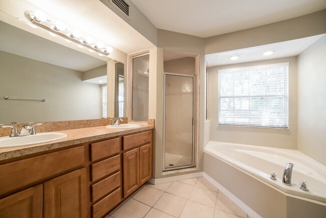 Building Photo - 7346 Cherry Laurel Dr