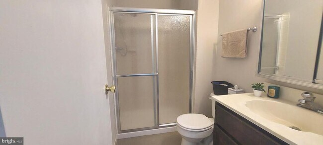 Building Photo - 426B Willow Turn