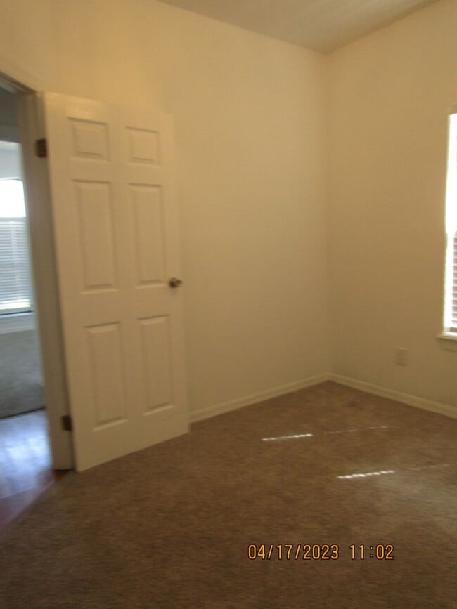 Building Photo - 4104 SW Wendy Dr