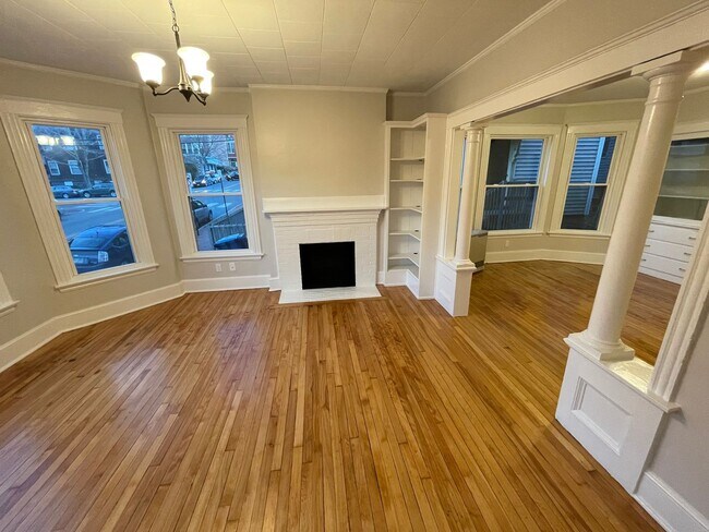 Building Photo - 94 Mellen St