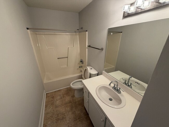 Building Photo - 3 Bedroom Townhome in Sagewood - Central location, Granite Countertops and Stainless Appliances