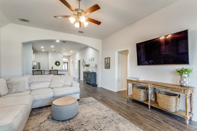 Building Photo - 226 N Bearkat Ct