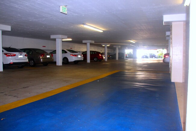 parking - 10811 Ashton Ave