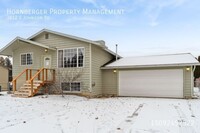 Building Photo - 4 Bed 2 Bath Single Family Home!!