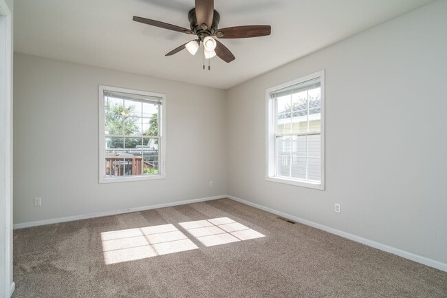 Building Photo - 4 Bedroom, 3 Bathroom Single Family Home