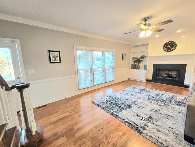 Building Photo - 4876 Rolling Hill Rd