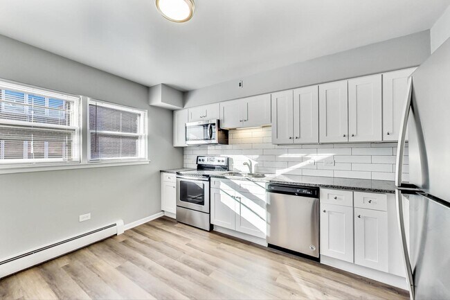 Building Photo - 38 S Waiola Ave