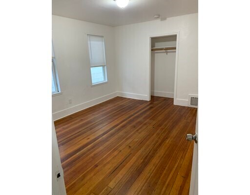 Building Photo - 136 Walnut Ave