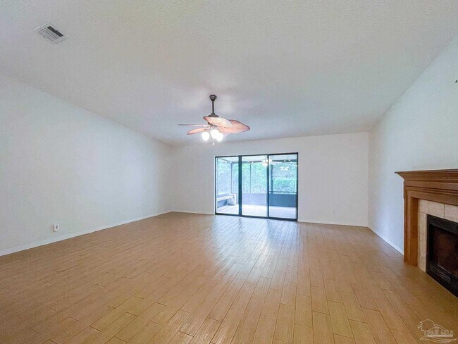 Building Photo - 9049 Bluebay Ln