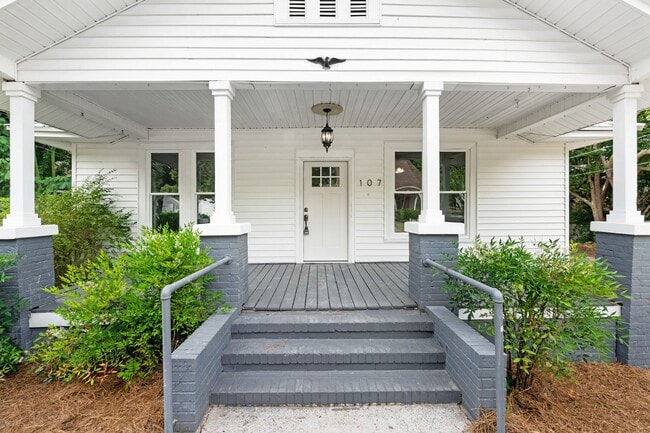 Building Photo - 107 S Mulberry St