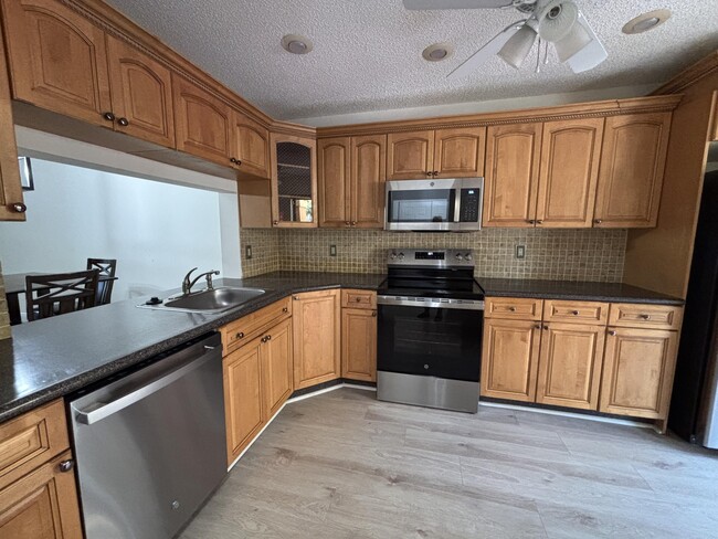 Building Photo - 3687 Carambola Cir N