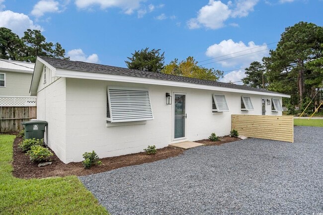 Building Photo - 1911 Madison Dr