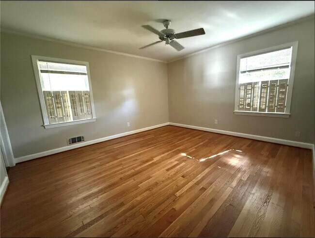 Building Photo - 410 Montevallo Dr NE