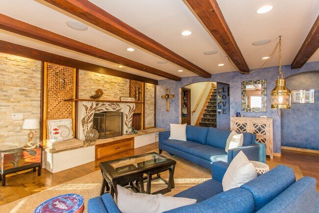 Building Photo - Stunning and unique custom home in Cardiff...