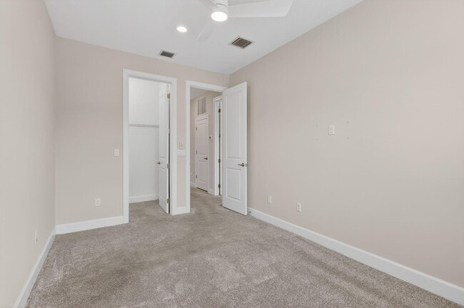 Building Photo - 1887 SE Ocean Cove Way