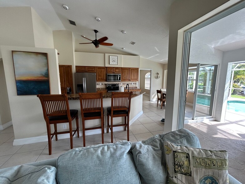 Building Photo - 1001 Mineo Dr