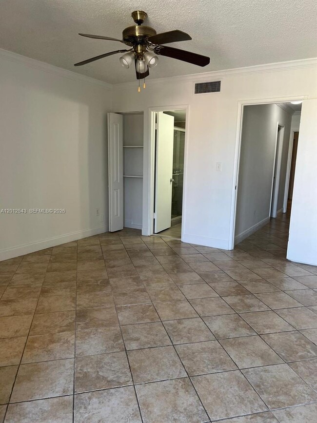 Building Photo - 9210 Fontainebleau Blvd
