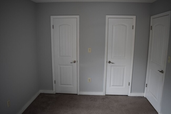 Building Photo - Home Available for Rent