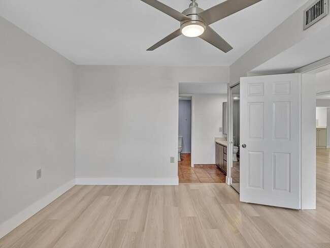 Building Photo - 1711 Whitehall Dr