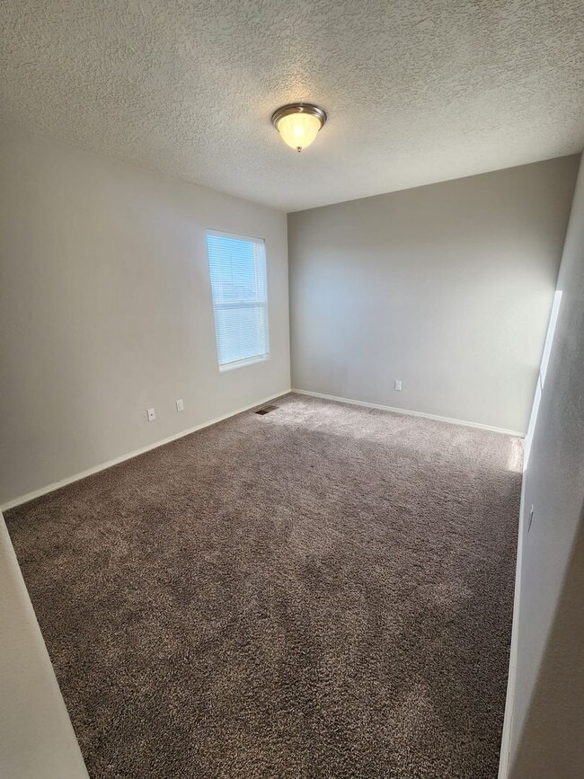 Building Photo - Amazing 3 bedroom on Westside! Coors/Ladera. Close to Petroglyphs, I-40.