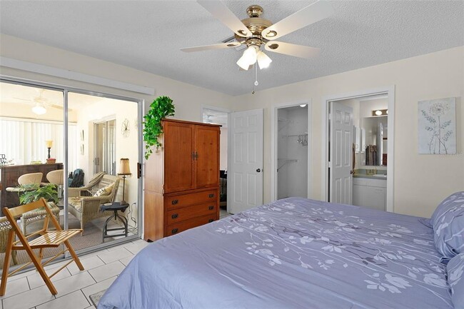 Building Photo - 1330 La Jolla Cir