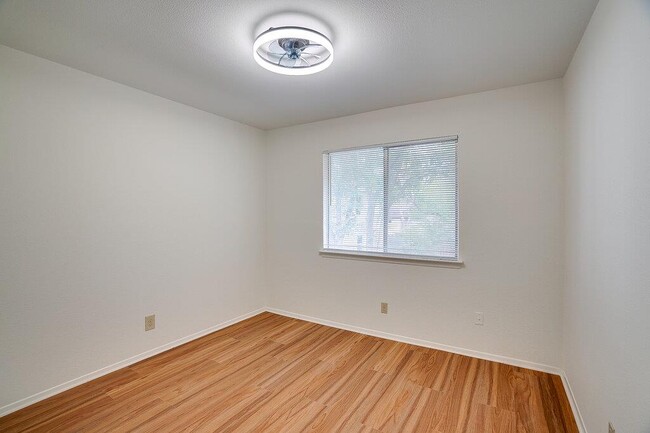 Building Photo - 12011 Cabana Ln
