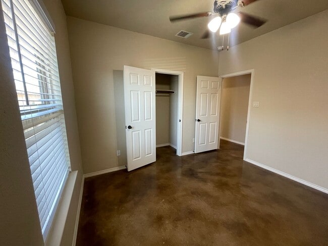 Building Photo - Luxury 3/2 Duplex in NBTX