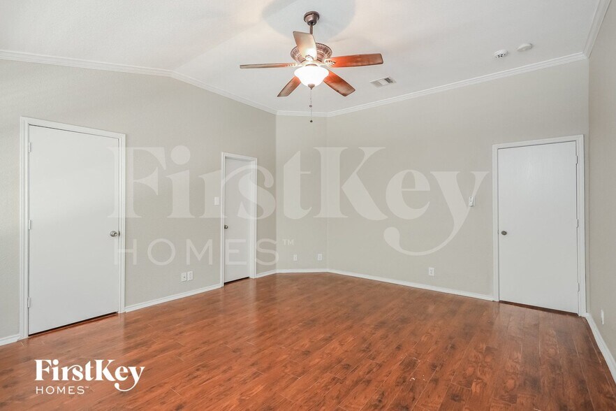 Building Photo - 5102 Roan Brook