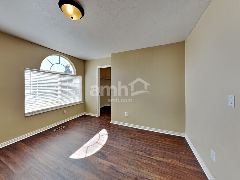 Building Photo - 6334 S Clover Creek Ln