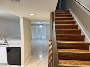 Building Photo - 14922 Par Club Cir