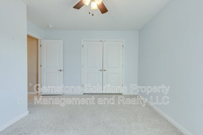 Building Photo - 2704 Orleans Dr