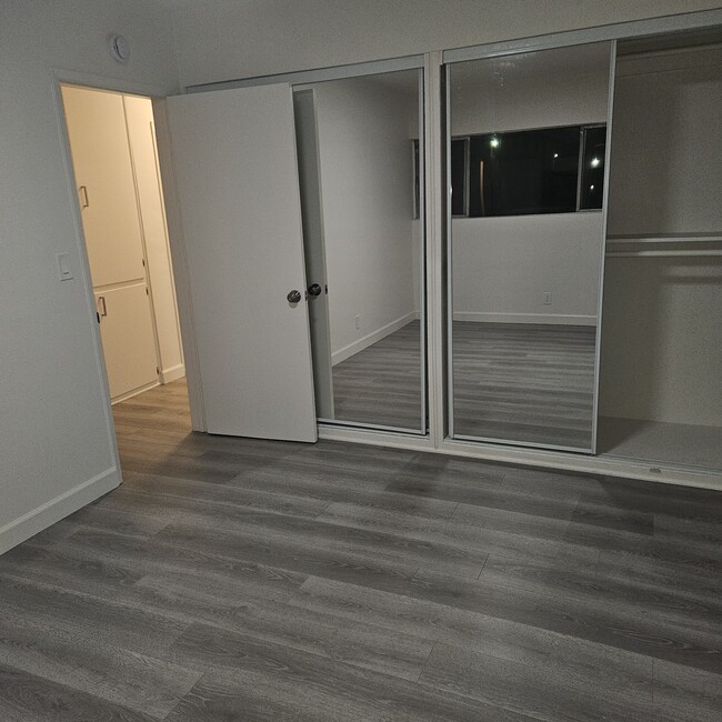 Building Photo - Hawthorne Chateau Apartments