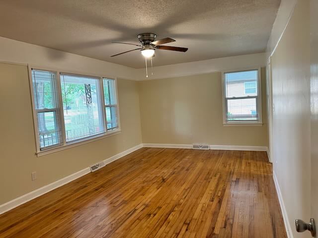 Building Photo - 211 W Horah St