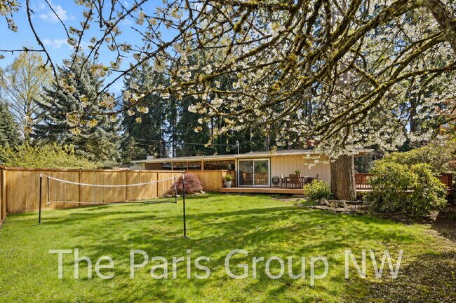 Building Photo - Fantastic Modernized Bridle Trails Mid Century Home * Central A/C, EV Charger, Exceptional Outdoo...