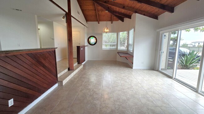 Building Photo - Lovely, 2Bd/2BA Single Story House: Large ...