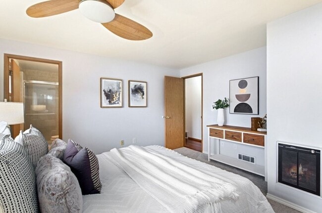 Building Photo - Beautiful Renovated Home in Excellent School District, Sammamish!